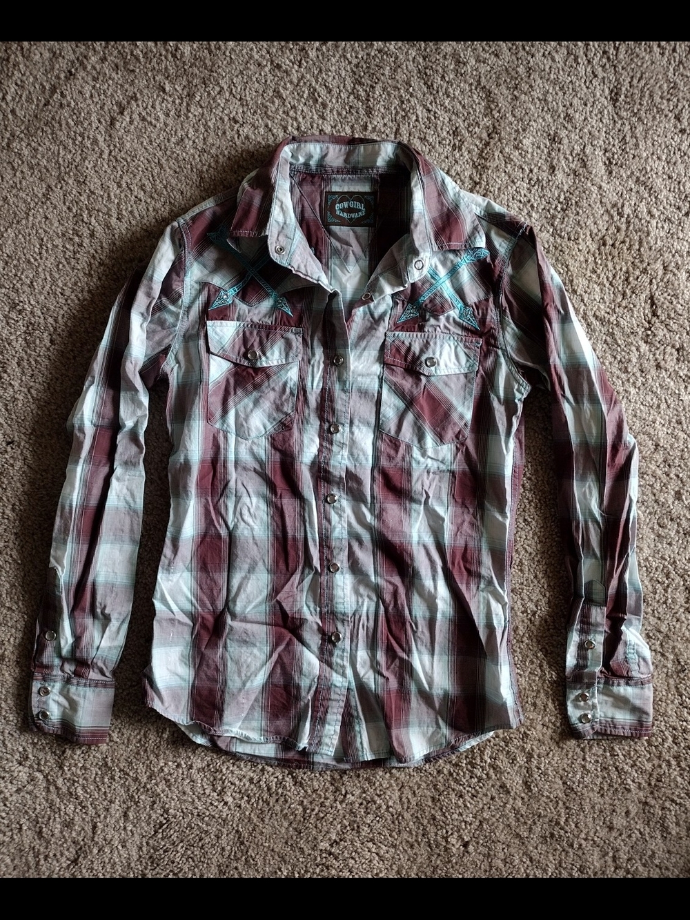 Cowgirl Hardware Size S Long-Sleeve Plaid Button-Up Shirt